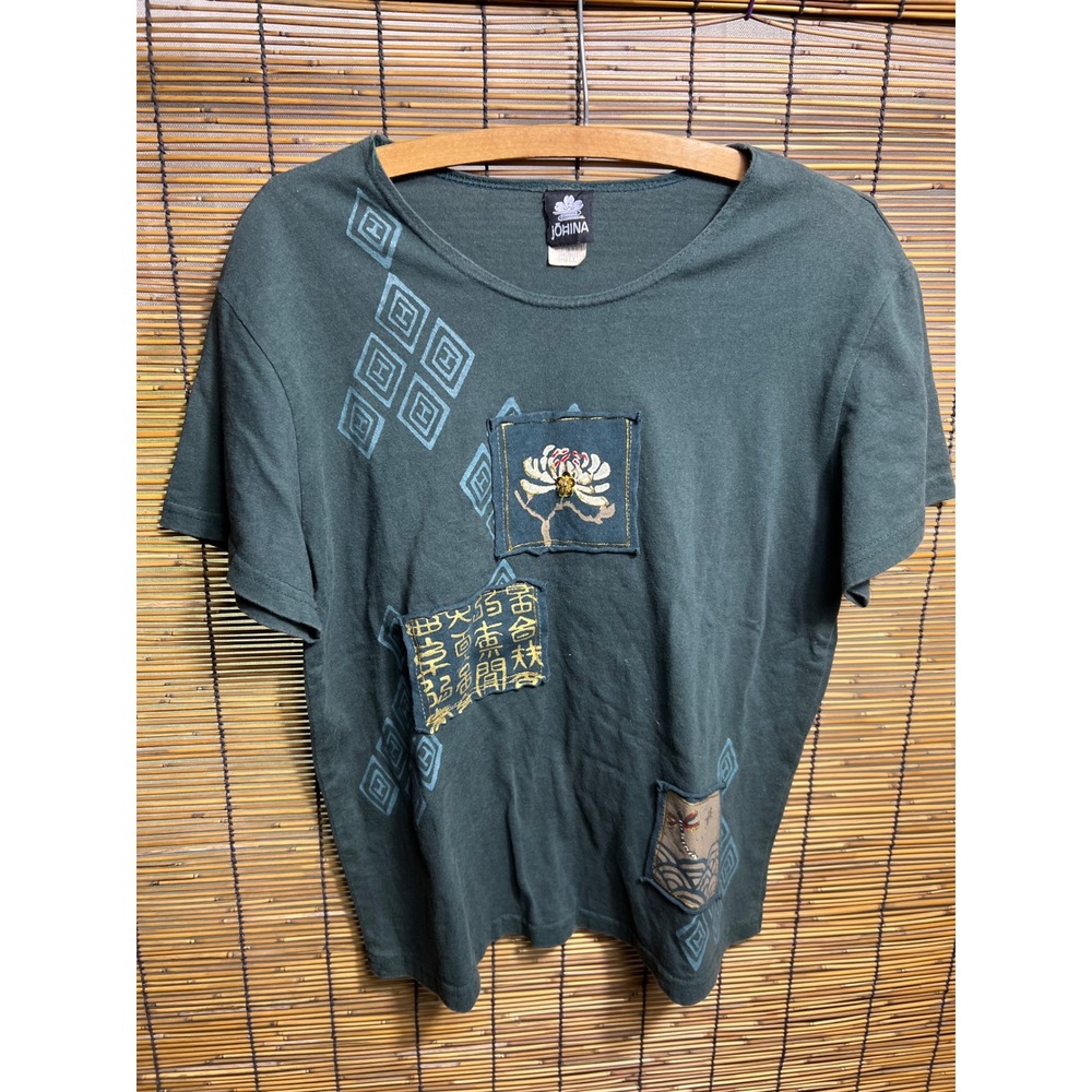 Jōhina Y2K Patchwork Graphic Tee – Asian-Inspired Appliqué, Size Small USAA7